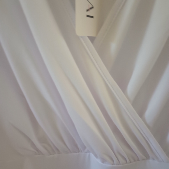 BEIGAI White Dress - Picture 4 of 14